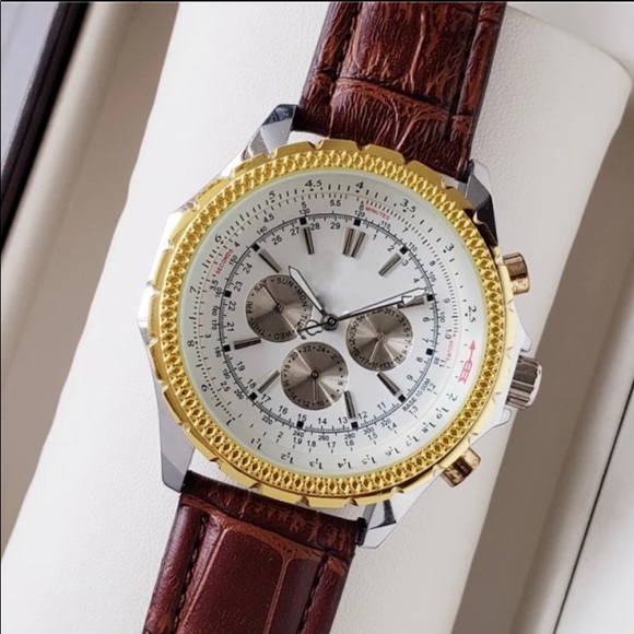 Luxury Watch Men’s - B. Navitimer - Picture 13 of 14